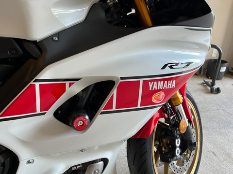 50-0407 Yamaha FZ07/MT07/XSR700 2015-22, R7 2022 Frame Slider Kit Standard Pucks